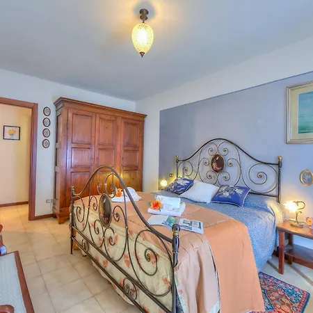 Casa Elisabetta 100m From - Happy *